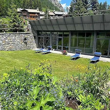 Granta Parey Hotel